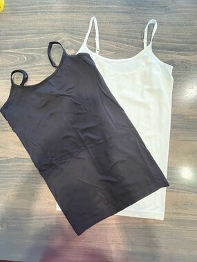 APT. 9 Cami Set
Size S/M
Colors: White & Black